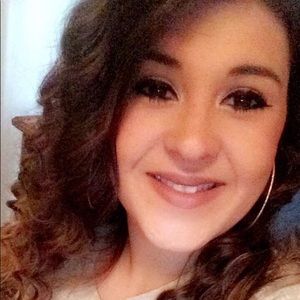 Meet your Posher, Courtney